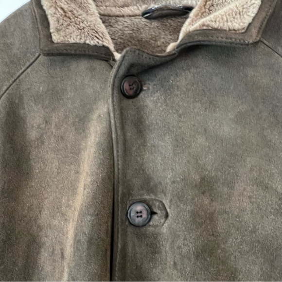 Men’s shearling fur coat - Picture 13 of 16